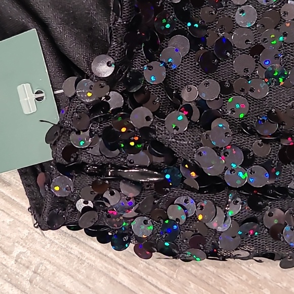 Black sleeveless mini dress with sequins and a form-fitting design - Picture 6 of 8